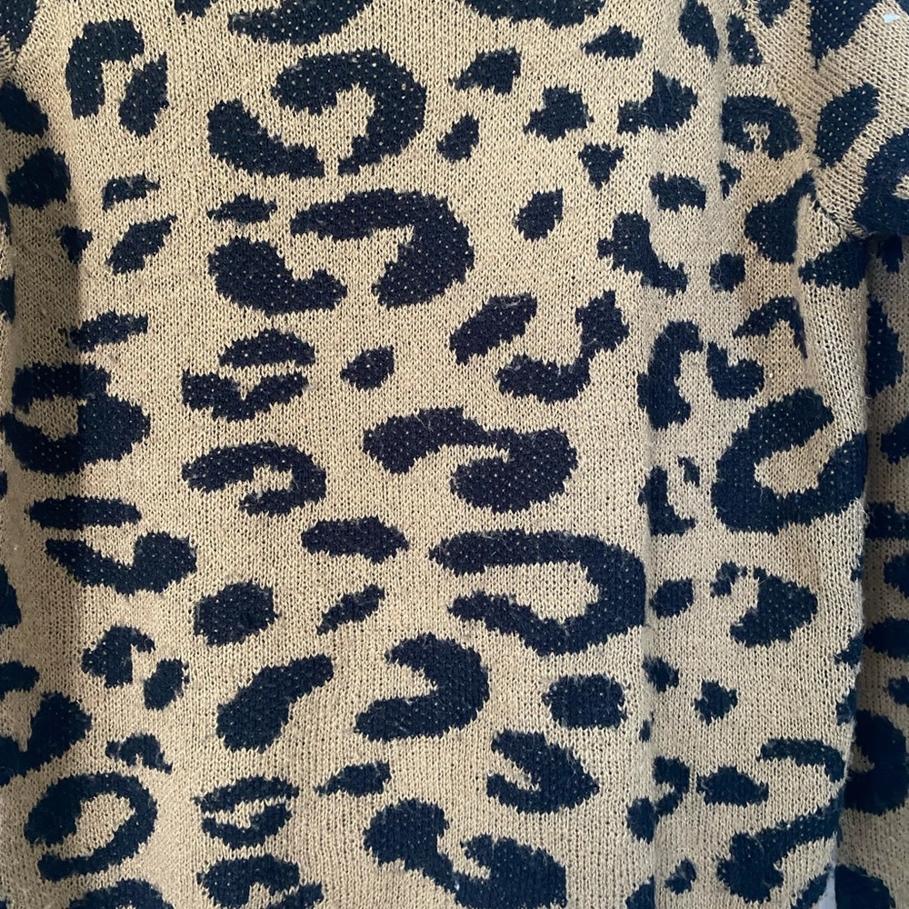 Leopard Sweater-medium - Picture 2 of 3